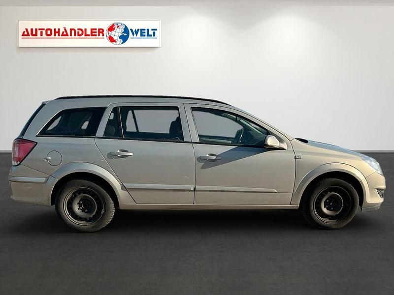 Gebraucht Opel Astra Edition 105 PS (77 kW) 2007 Beige Limousine