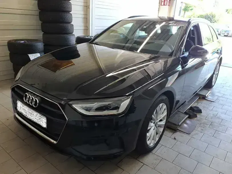 Gebraucht Audi A4 Sport 163 PS (119 kW) 2023 Schwarz Kombi