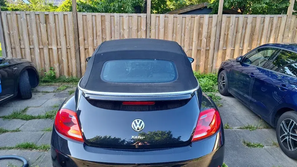 Gebraucht VW Beetle Allstar 105 PS (77 kW) 2015 Schwarz Kleinwagen