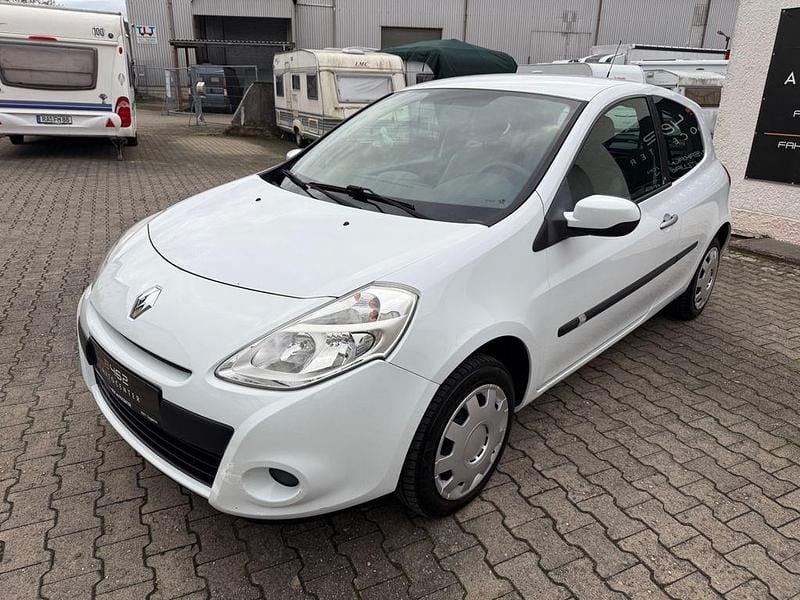 Gebraucht Renault Clio III Expression 75 PS (55 kW) 2010 Weiß Kleinwagen