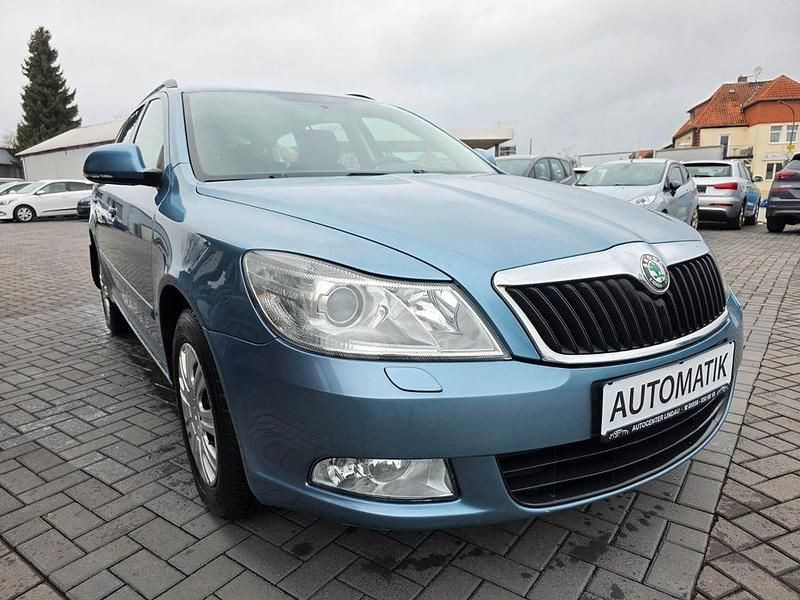 Gebraucht Skoda Octavia Ambiente 122 PS (89 kW) 2010 Blau Kombi