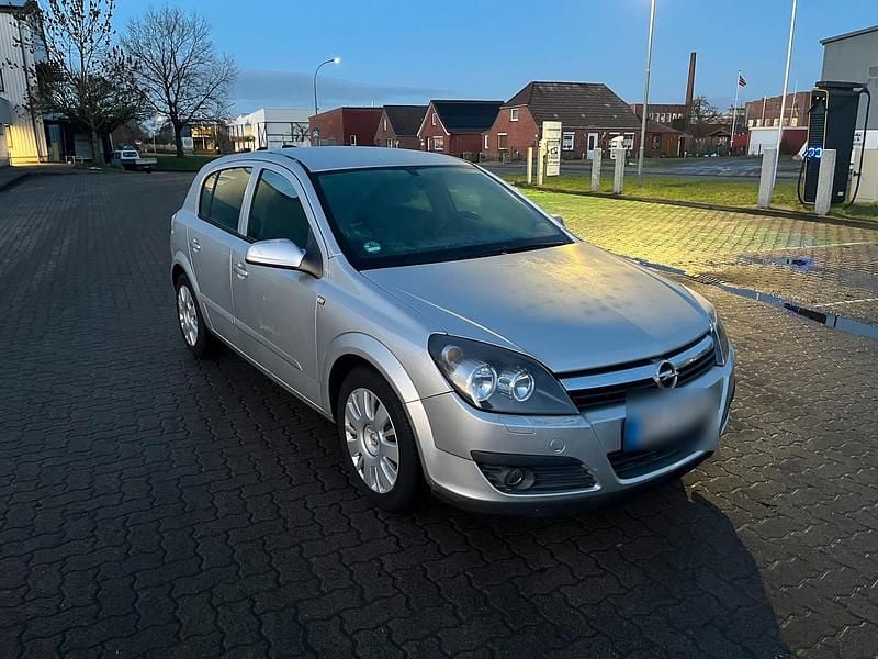 Silber Gebraucht 2005 Opel Astra Kleinwagen | 999 € (Superpreis) - Bild 1/4