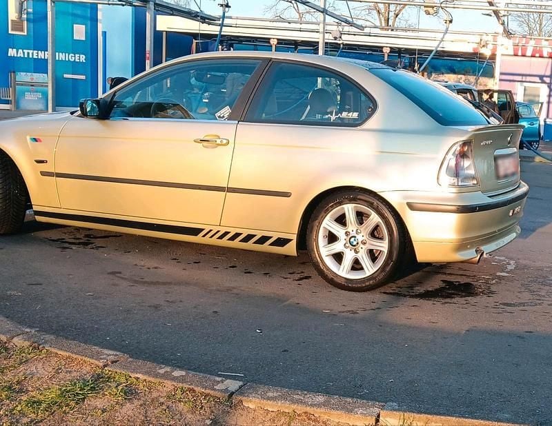 Gebraucht BMW 318 143 PS (105 kW) 2002 Gold Coupé