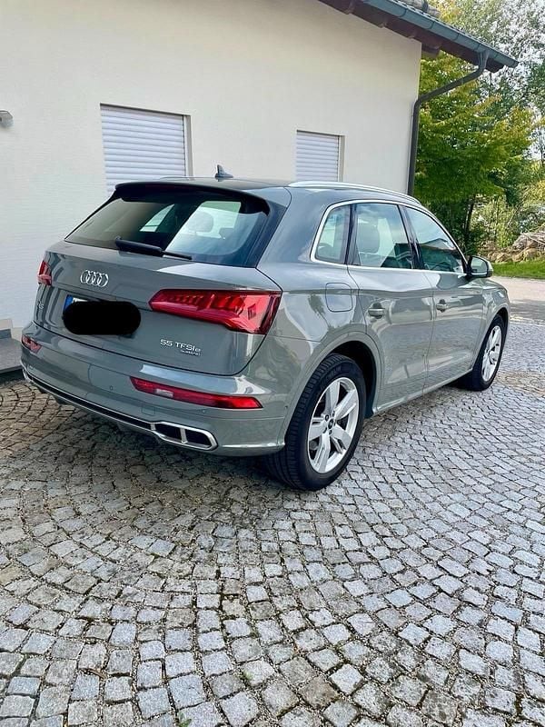 Grau Gebraucht 2020 Audi Q5 S-Line SUV | 34.900 € (Superpreis) - Bild 1/4