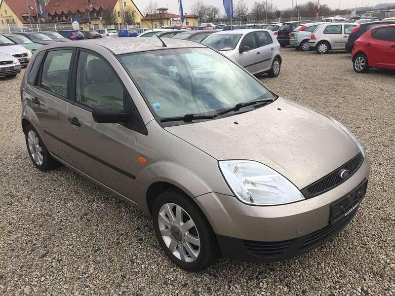 Gebraucht Ford Fiesta Ambiente 80 PS (58 kW) 2002 Gold (metallic) Kleinwagen
