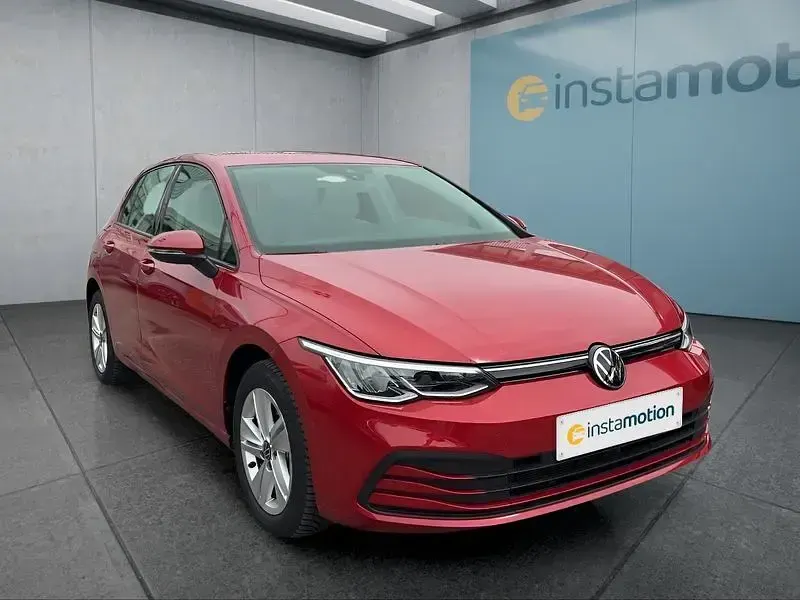 Gebraucht VW Golf VIII 131 PS (96 kW) 2022 Rot Kleinwagen