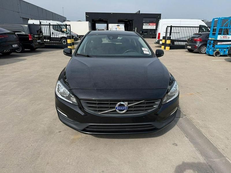 Gebraucht Volvo V60 120 PS (88 kW) 2018 Schwarz Kombi