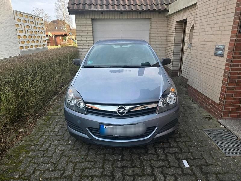 Grau Gebraucht 2006 Opel Astra GTC Coupé | 3.000 € (Fairer Preis) - Bild 1/4