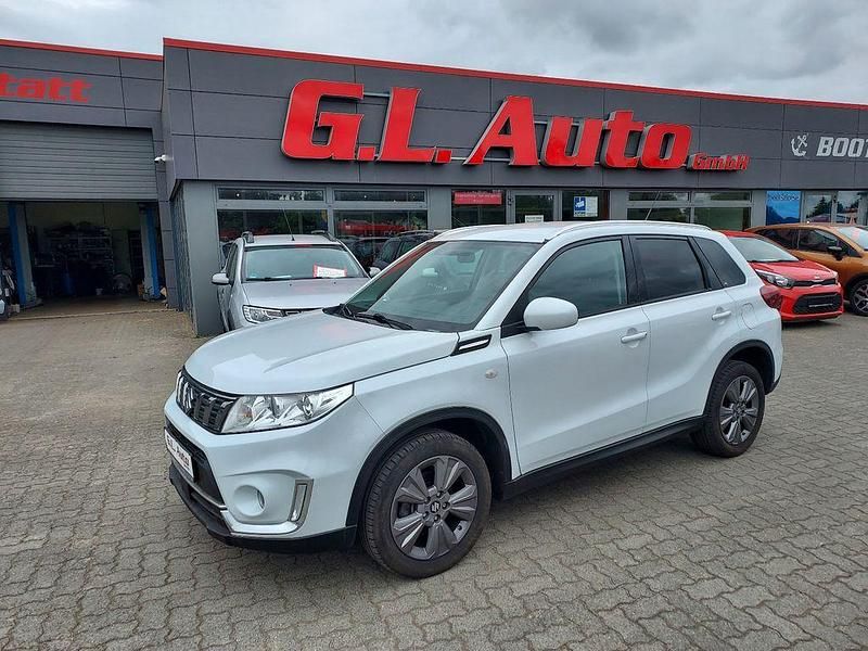 Weiß Gebraucht 2019 Suzuki Vitara SUV | 14.290 € (Fairer Preis) - Bild 1/4