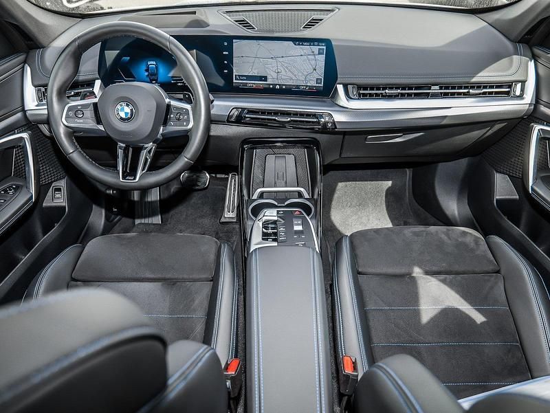 Gebraucht BMW X1 M Sport 156 PS (114 kW) 2024 Blau SUV