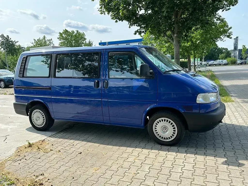 Second-hand VW Caravelle 102 CP (75 kW) 2001 Albastru Van