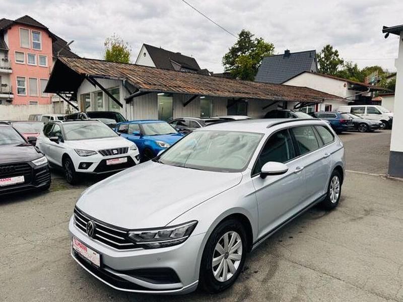 Silber Gebraucht 2022 VW Passat Limousine | 18.890 € (Superpreis) - Bild 1/4