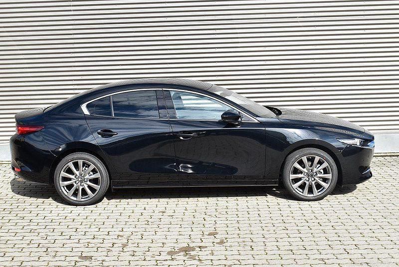 Gebraucht Mazda 3 Selection 186 PS (136 kW) 2021 Jet black (metallic) Limousine
