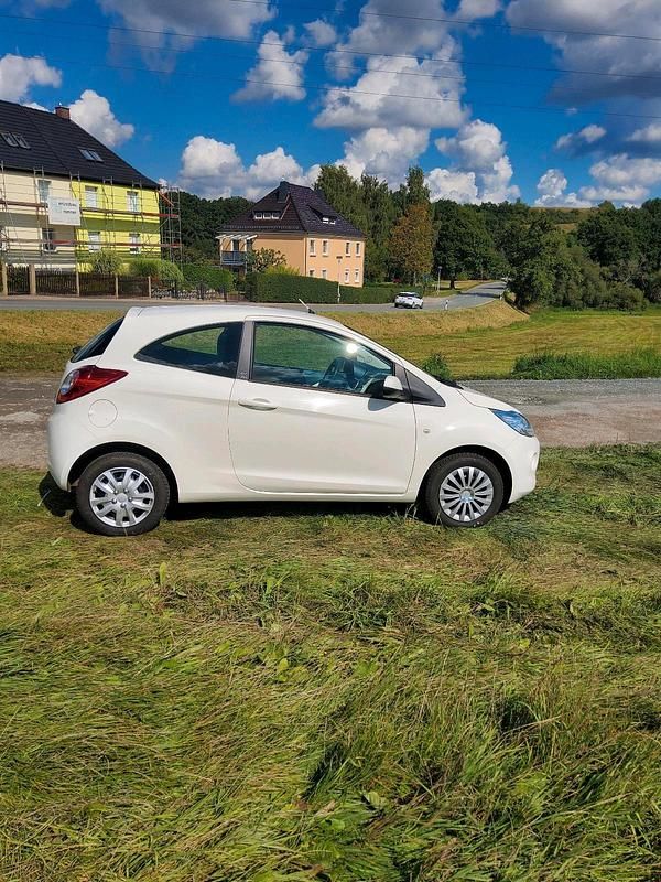 Weiß Gebraucht 2011 Ford Ka Kleinwagen | 3.100 € (Fairer Preis) - Bild 1/4