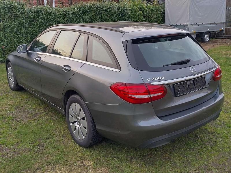 Gebraucht Mercedes C200 136 PS (100 kW) 2018 Grau Kombi