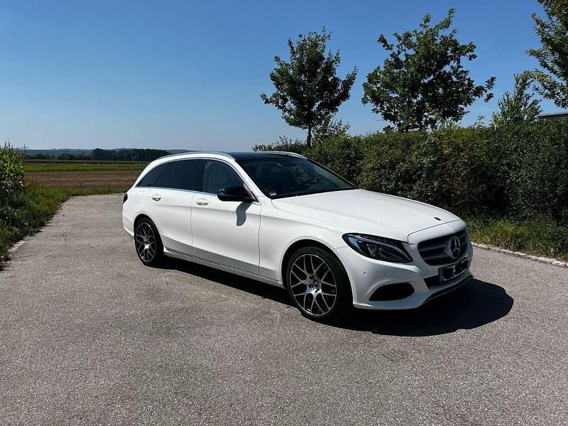 Weiß Gebraucht 2016 Mercedes C220 Kombi | 15.500 € (Fairer Preis) - Bild 1/4