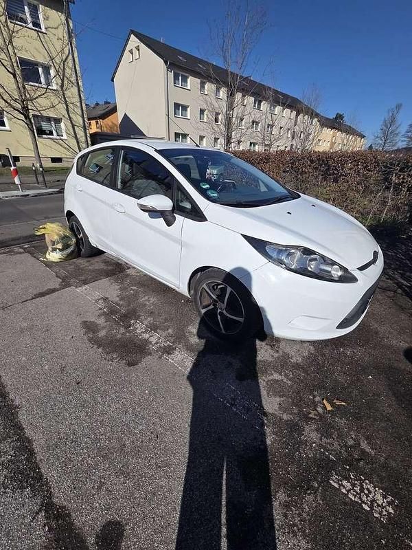 Gebraucht Ford Fiesta Ambiente 80 PS (58 kW) 2008 Kleinwagen