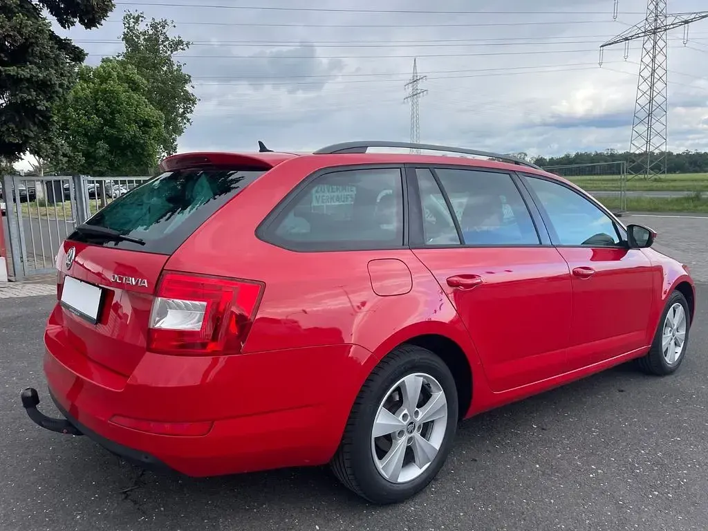 Gebraucht Skoda Octavia Elegance 140 PS (102 kW) 2013 Rot Limousine
