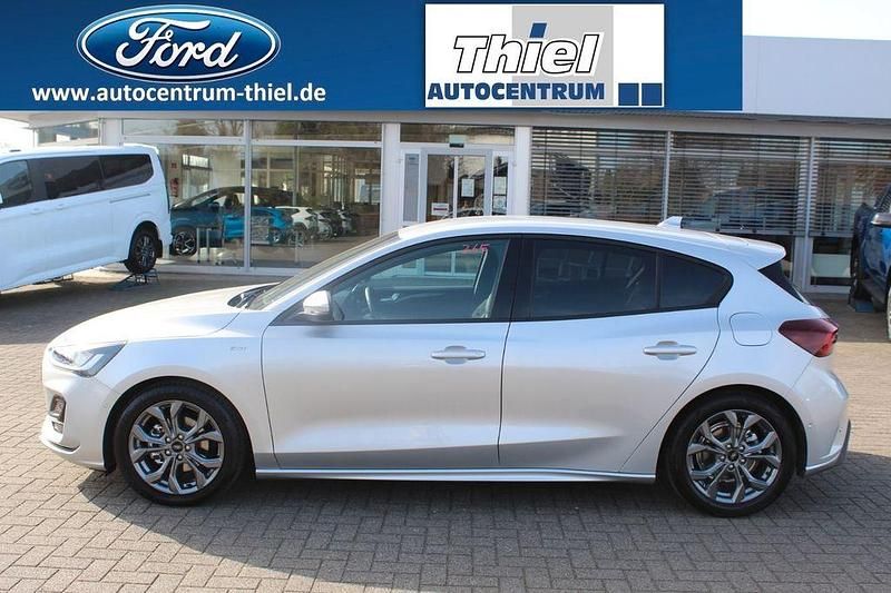 Gebraucht Ford Focus ST-Line X 116 PS (85 kW) 2025 Grau Limousine