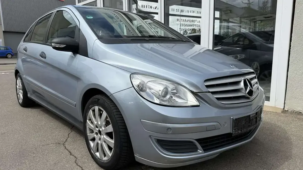 Gebraucht Mercedes B200 136 PS (100 kW) 2007 Amethyst metallic Van / Kleinbus