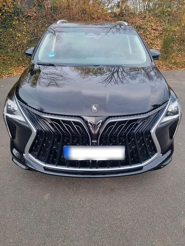 Gebraucht DFSK Forthing 4 177 PS (130 kW) 2024 Schwarz Van / Kleinbus