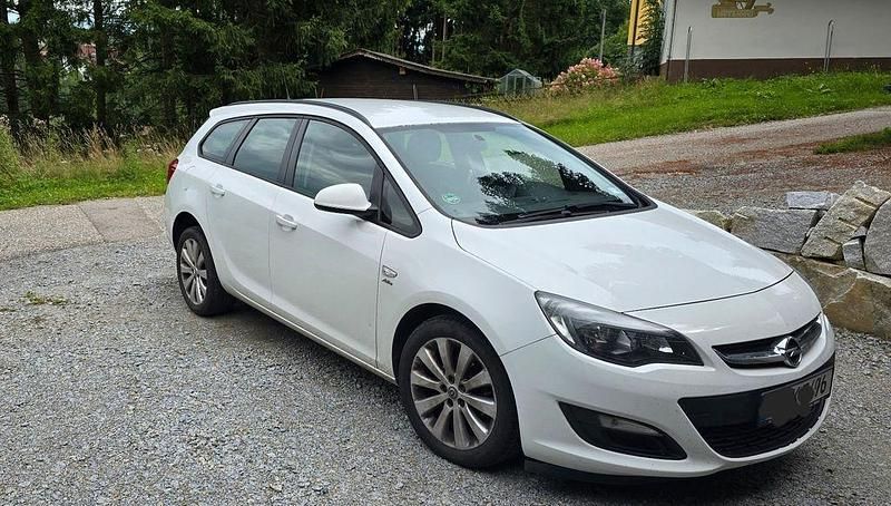 Schwarz Gebraucht 2013 Opel Astra Eco Kombi | 3.600 € (Fairer Preis) - Bild 1/3