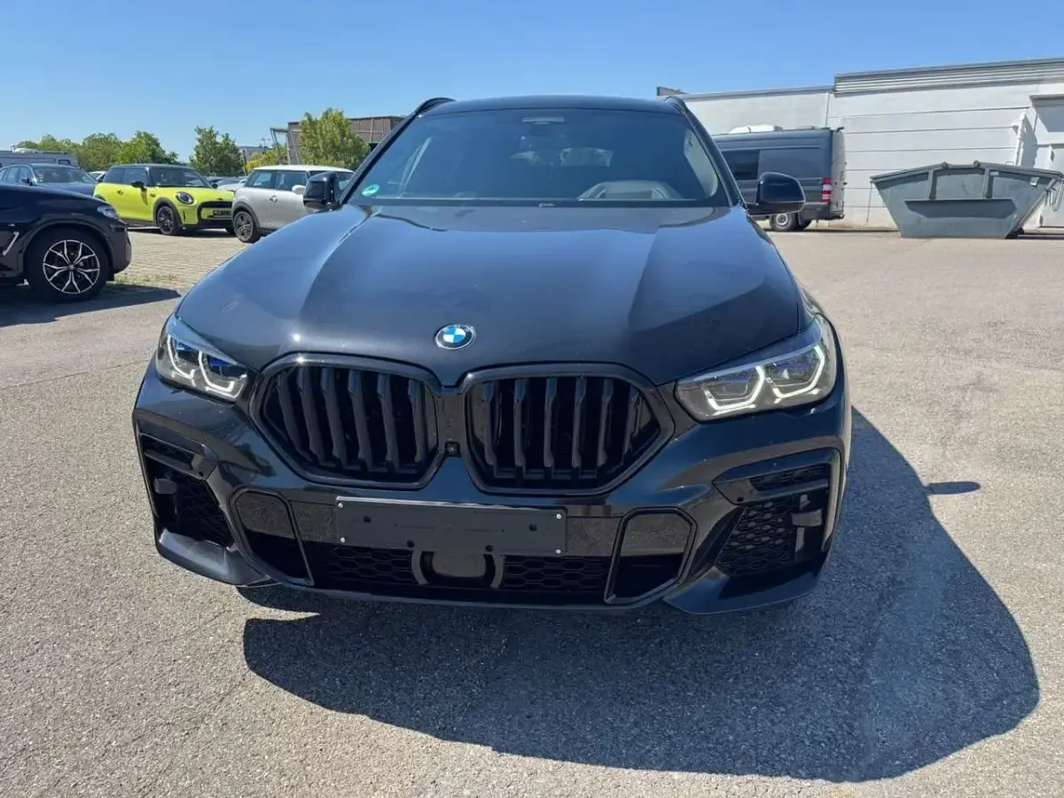 Gebraucht BMW X6 M 530 PS (389 kW) 2022 Saphirschwarz SUV