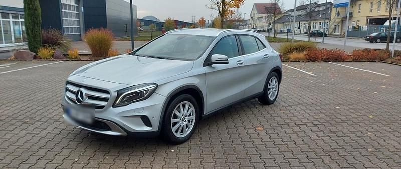 Gebraucht Mercedes GLA250 211 PS (155 kW) 2014 Silber SUV