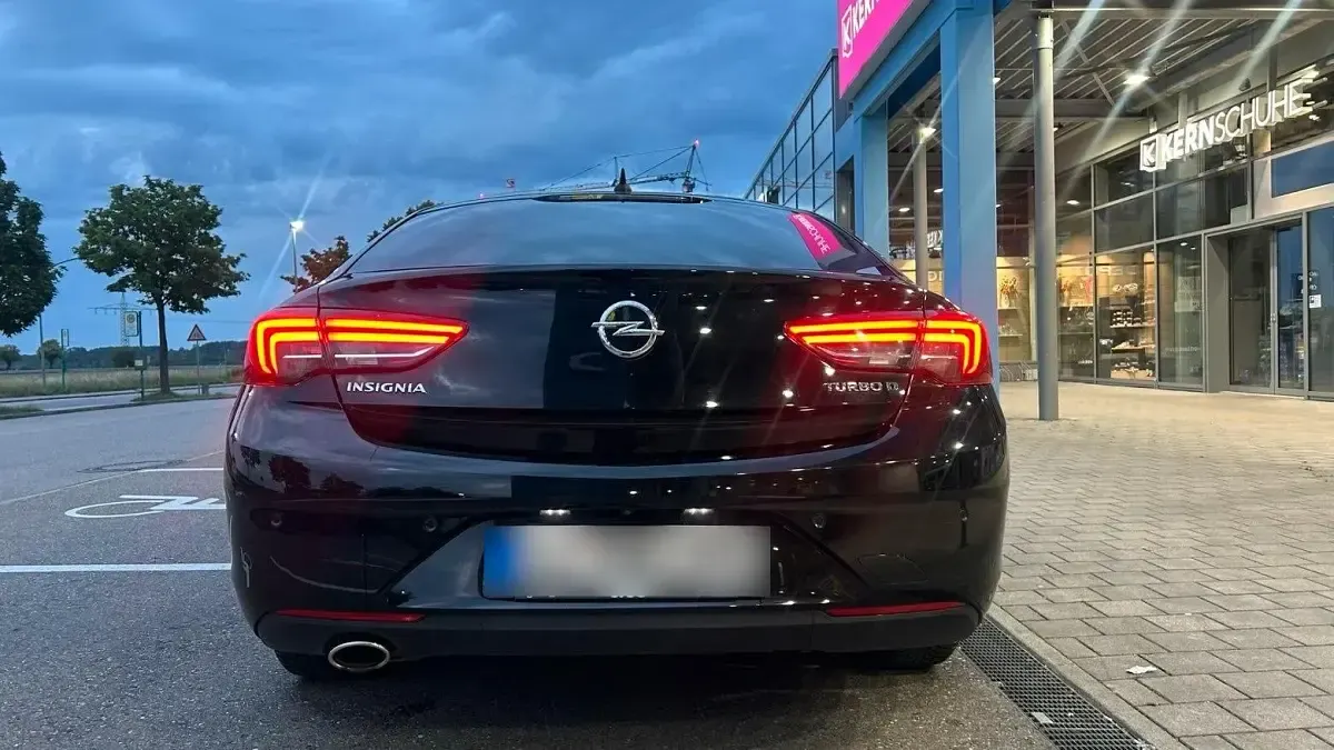 Gebraucht Opel Insignia 170 PS (125 kW) 2018 Schwarz Limousine