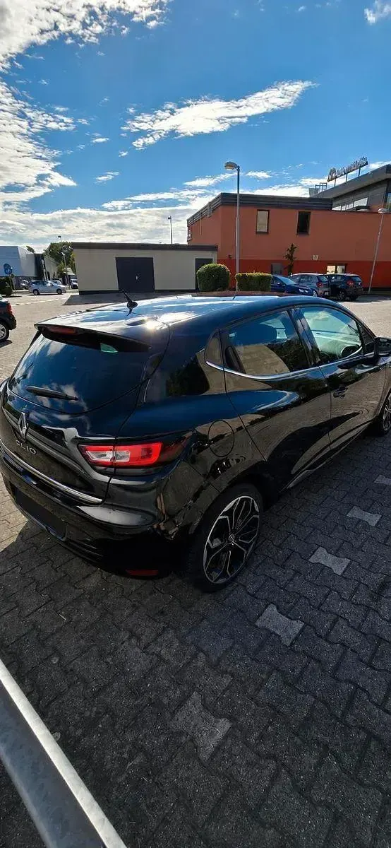 Gebraucht Renault Clio Bose Edition 118 PS (86 kW) 2017 Schwarz Limousine