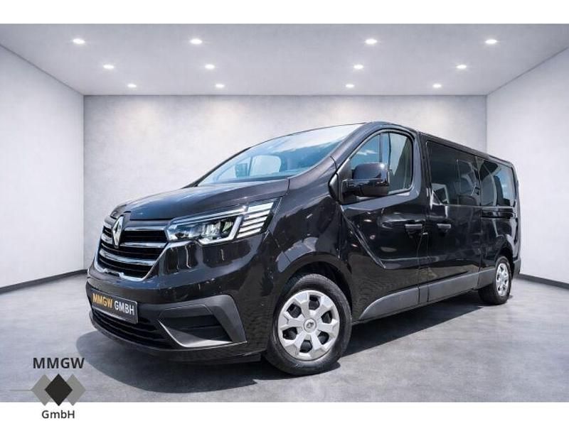 Gebraucht Renault Trafic Life 150 PS (110 kW) 2023 Schwarz Van / Kleinbus