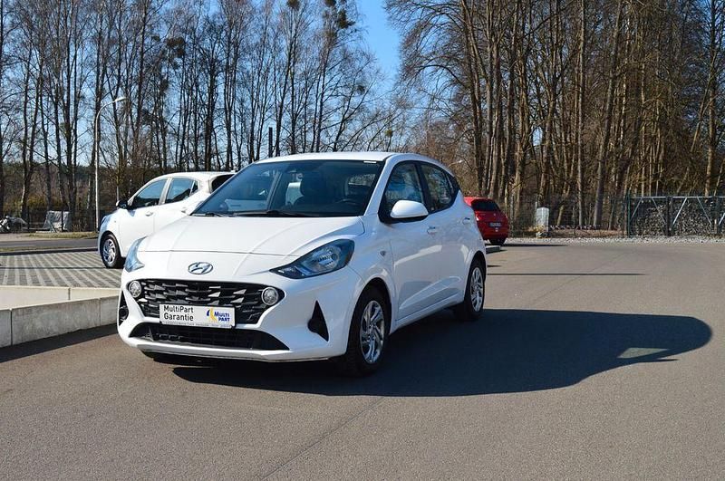 Gebraucht Hyundai i10 Select 67 PS (49 kW) 2020 Weiß Kleinwagen