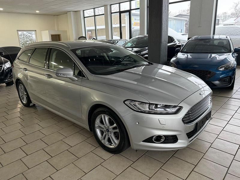 Gebraucht Ford Mondeo Titanium 160 PS (117 kW) 2017 Silber Kombi