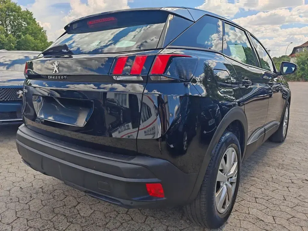Gebraucht Peugeot 3008 131 PS (96 kW) 2023 Schwarz SUV