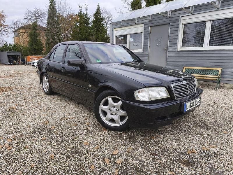Schwarz Gebraucht 1997 Mercedes C180 Limousine | 2.500 € (Fairer Preis) - Bild 1/4