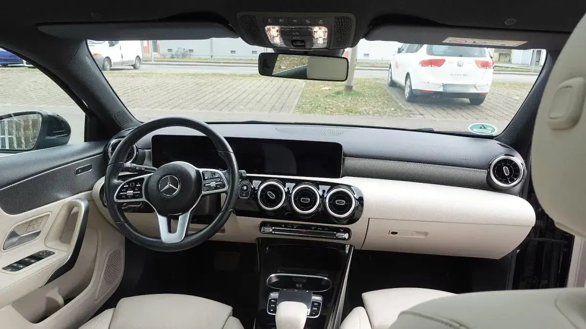 Gebraucht Mercedes A200 156 PS (114 kW) 2018 Schwarz Limousine