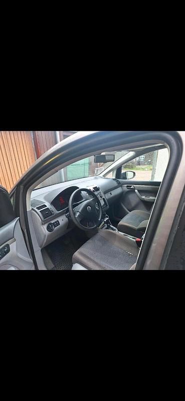 Gebraucht VW Touran 95 PS (69 kW) 2010 Grau Van / Kleinbus