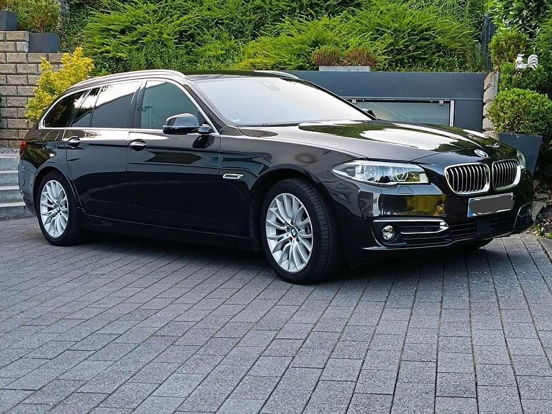 Gebraucht 2015 BMW 520 Luxury Line Kombi | 16.300 € (Etwas zu teuer) - Bild 1/4