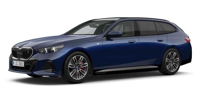 Blau Gebraucht 2024 BMW i5 Comfort Edition Kombi | 62.810 € - Bild 1/4