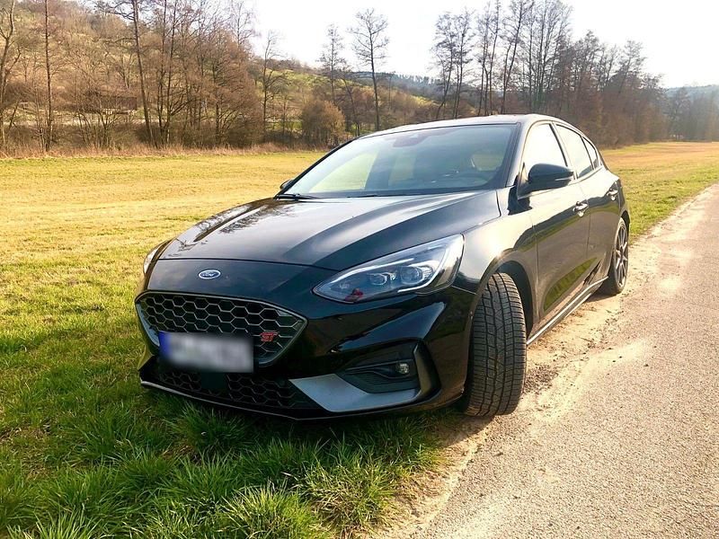 Gebraucht Ford Focus ST 280 PS (205 kW) 2020 Schwarz Limousine