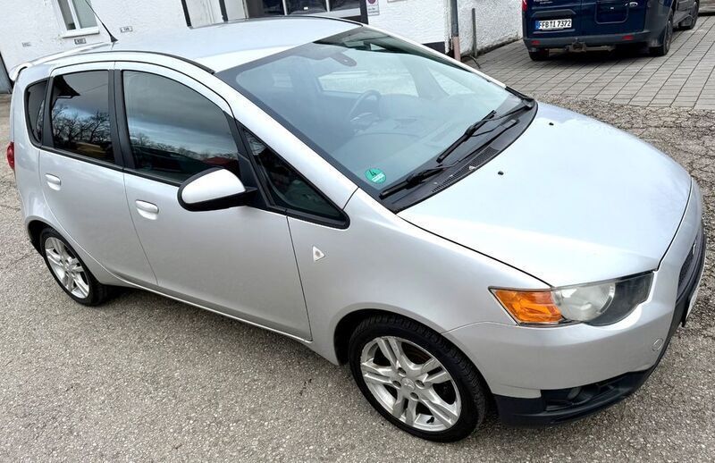 Gebraucht Mitsubishi Colt 95 PS (69 kW) 2009 Silber Kleinwagen
