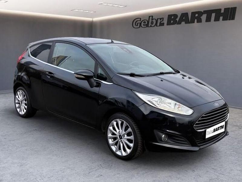 Gebraucht Ford Fiesta Titanium 140 PS (102 kW) 2016 Iridiumschwarz metallic (metallic) Kleinwagen