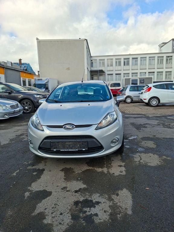 Gebraucht Ford Fiesta Trend 82 PS (60 kW) 2012 Silber Kleinwagen