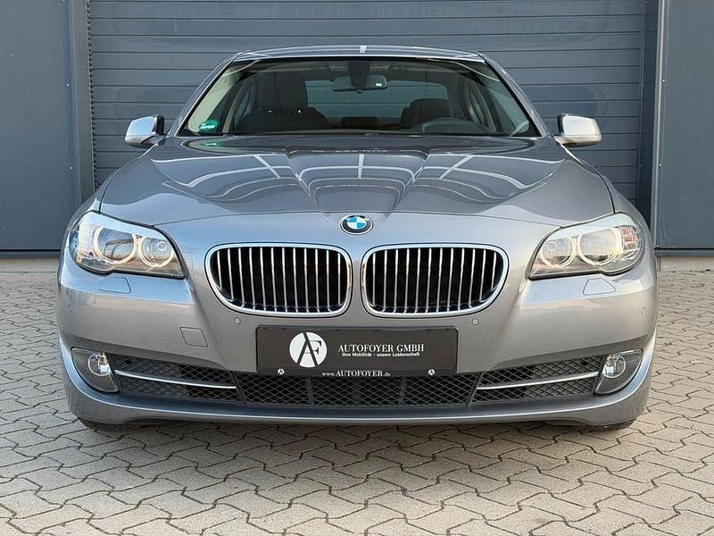Gebraucht BMW 520 184 PS (135 kW) 2013 Grau Limousine