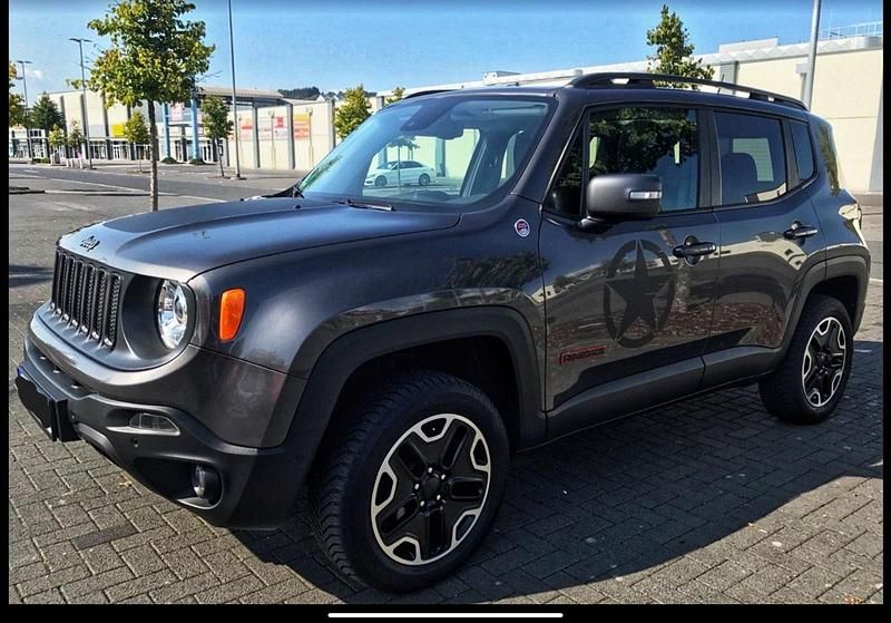Gebraucht Jeep Renegade Trailhawk 170 PS (125 kW) 2016 Grau SUV