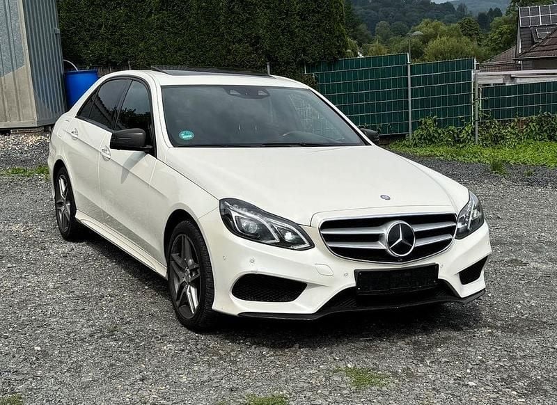 Weiß Gebraucht 2013 Mercedes E350 AMG Limousine | 15.500 € (Fairer Preis) - Bild 1/4