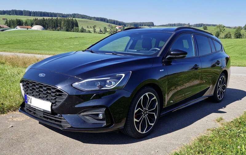 Schwarz Gebraucht 2019 Ford Focus ST-Line Kombi | 16.500 € (Guter Preis) - Bild 1/4