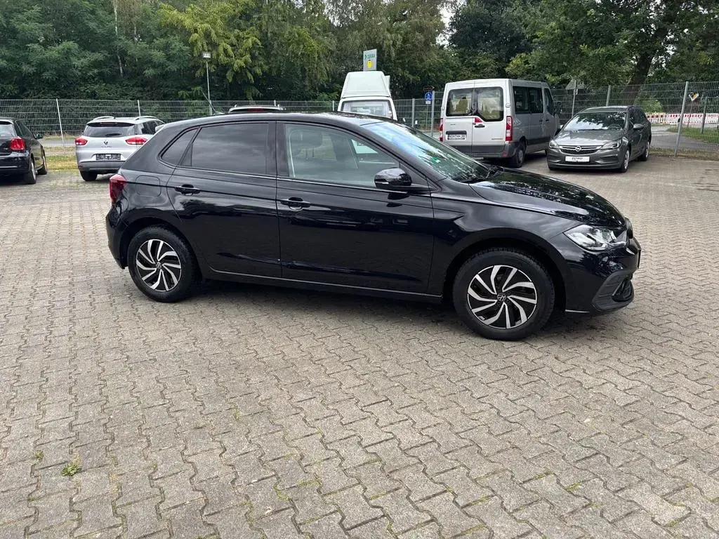 Gebraucht VW Polo Life 80 PS (58 kW) 2023 Schwarz Kleinwagen