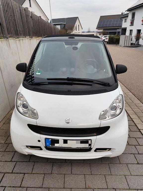 Weiß Gebraucht 2011 Smart ForTwo Cabrio Cabrio | 3.800 € (Fairer Preis) - Bild 1/4