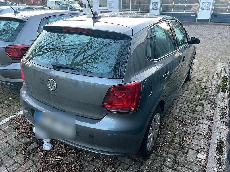 Gebraucht VW Polo 75 PS (55 kW) 2012 Grau Kleinwagen